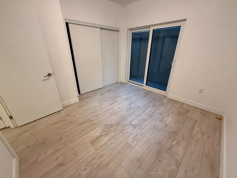 180 Clonmore Dr S #8 — Photo 15
