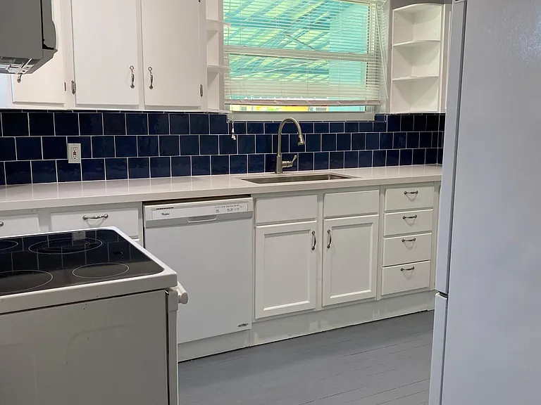 235 Williams Ave — Photo 12