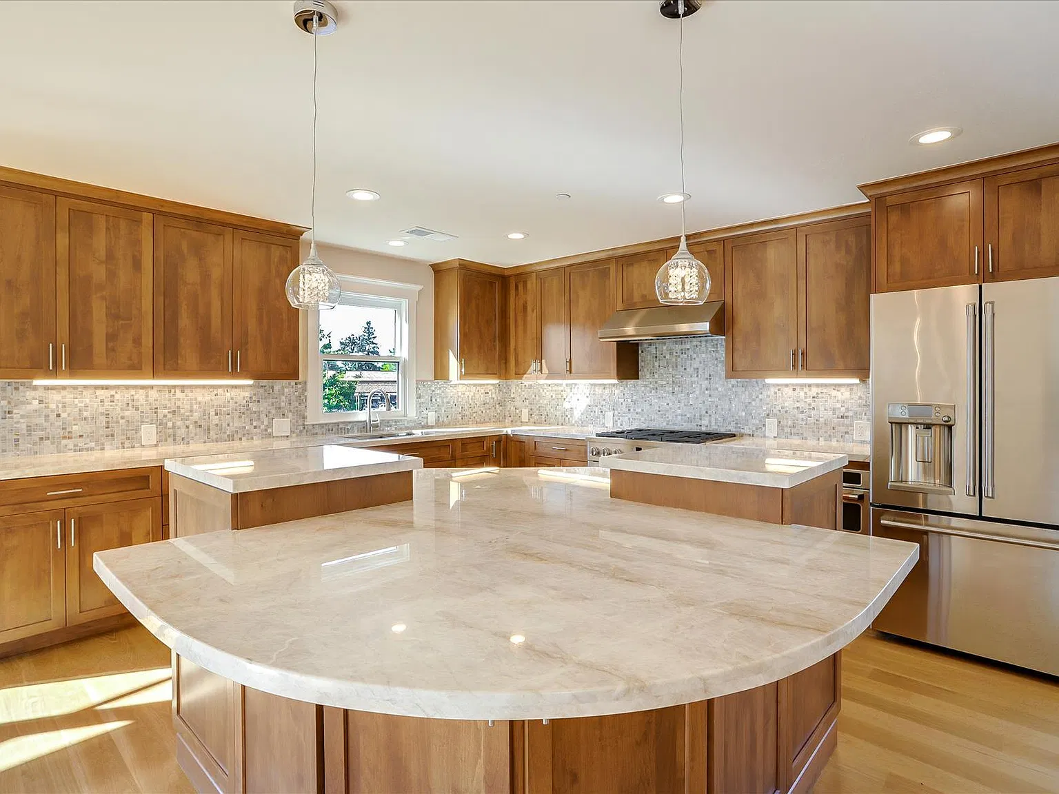 3 bed, 2127 sqft, $7,200 — Photo 4