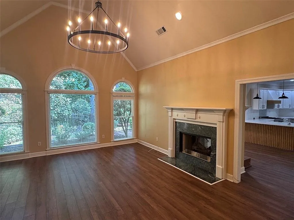 4 bed, 3.0 bath, 2823 sqft, $2,999 — Photo 4