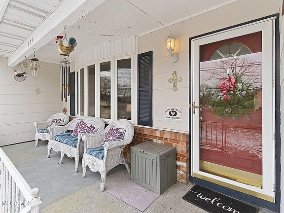 4th image of 123 Oakwood Place