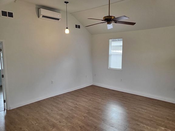 2nd image of 133 W Park St #B