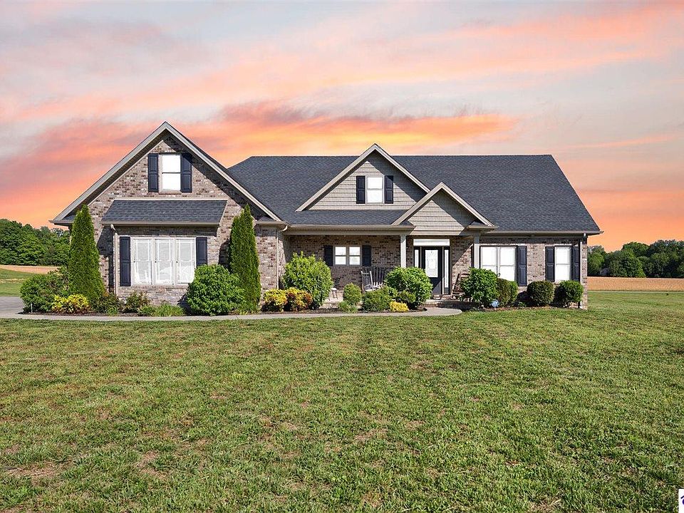 1st image of 200 Three Wood Ln