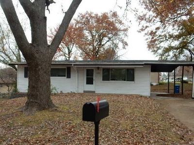 1735 Emery Dr, Saint Louis, MO, 63136