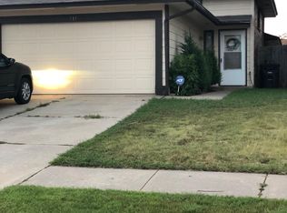 909 NE 23rd St, Moore, OK 73160
