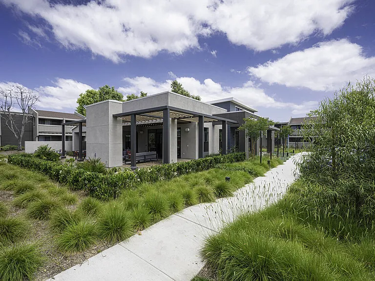 Axiom Tustin — Photo 39