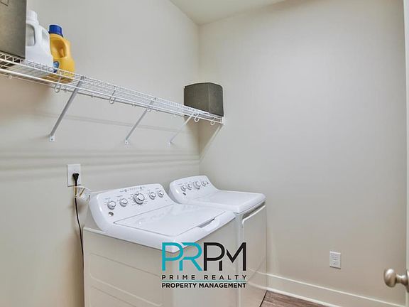 2nd image of 826 Stonebriar St #1