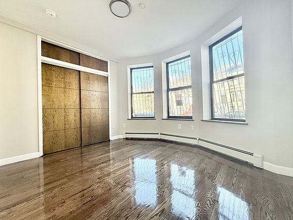 5th image of 2586 Bedford Ave #1F