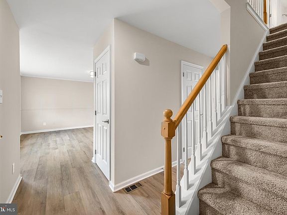 5th image of 817 Green Ave