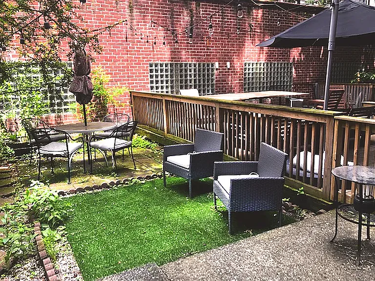 229 E 29th St #1J — Photo 2