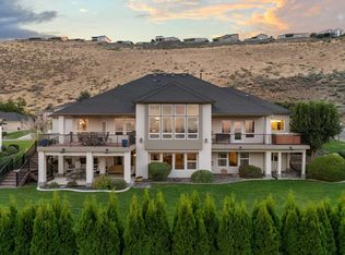 292 Meadow Hills Dr, Richland, WA 99352