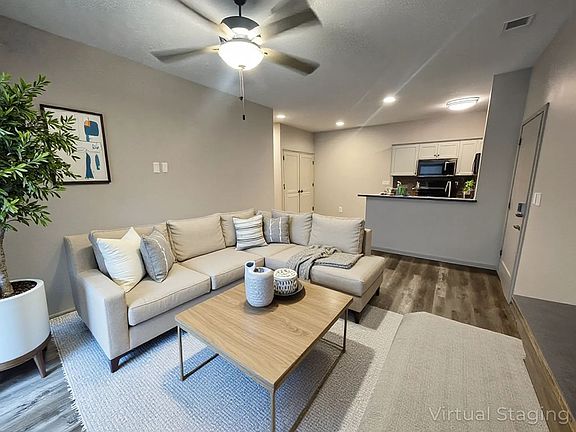 4th image of 325 Majestic Dr #338