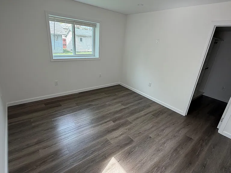 742 Walnut St — Photo 4