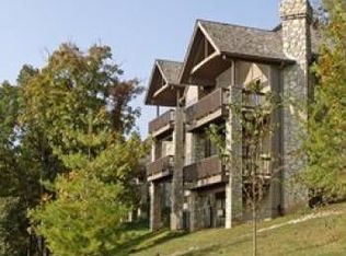 1 Oak Ln, Reeds Spring, MO 65737