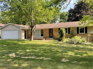 1758 Venus Ave, Arden Hills, MN 55112