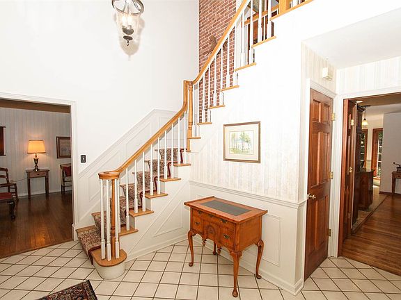 3rd image of 14 Victoria Ln