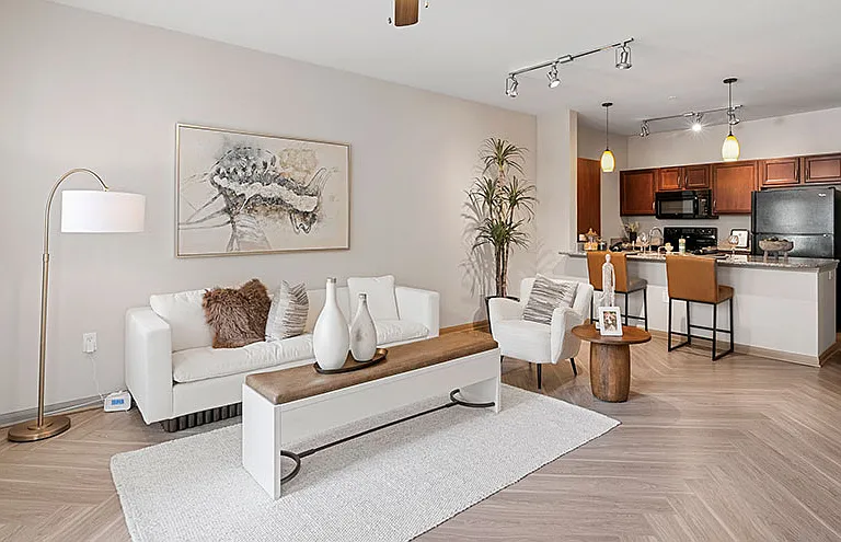 The Residences at Pearland Town Center Apartments — Photo 31