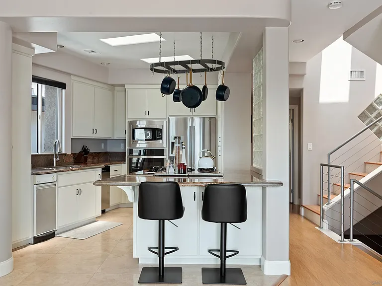 3701 Riviera Dr #11 — Photo 8