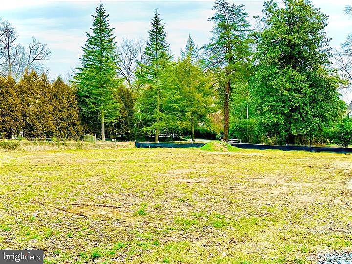 1st image of 836 Herbert Springs Rd