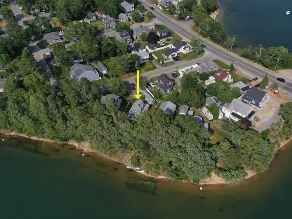 9 15th St, Wareham, MA 02571