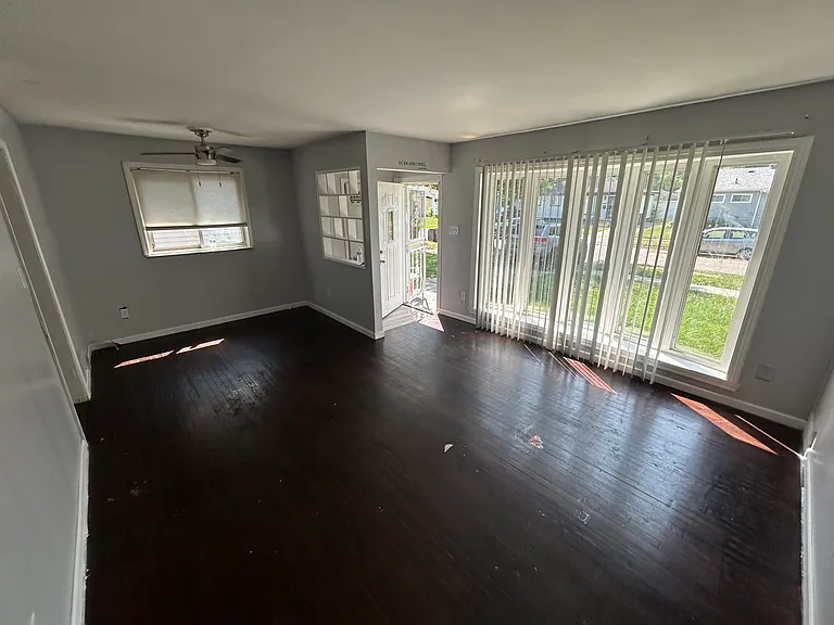 28326 Rosewood St — Photo 7