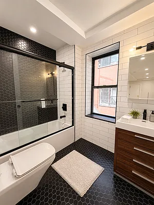 Bathroom, photo 2