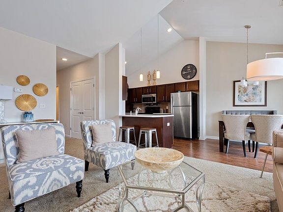 5th image of 6 Goldenroot Ln #8-C