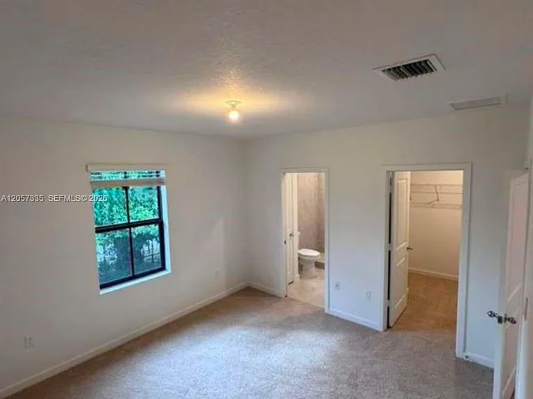 270 NE 12th St #270 — Photo 8