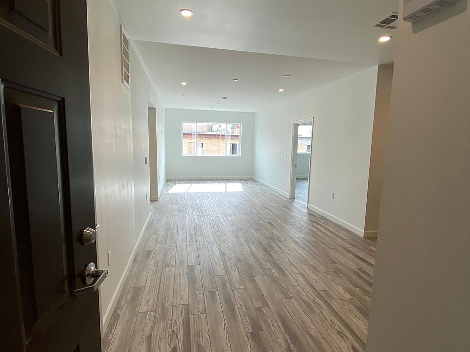 1st image of 9122 Orion Ave