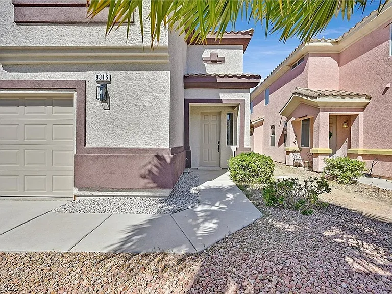 9316 Perennial Ave — Photo 3