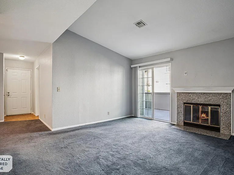 600 Canyon Oaks Dr #F — Photo 12