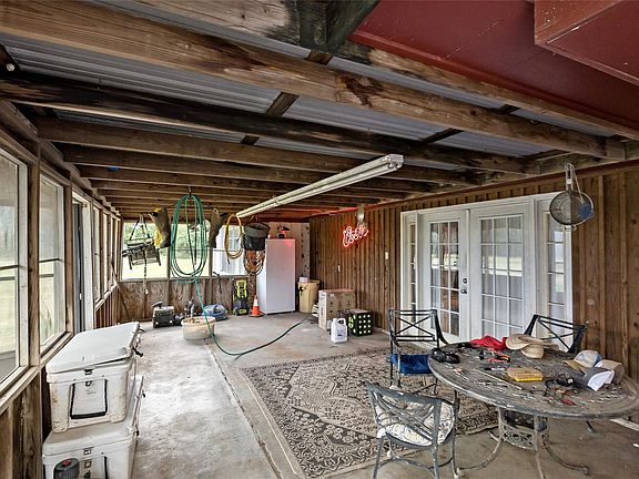 4th image of 8166 Riley Rd