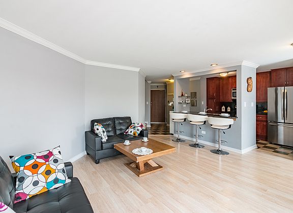3rd image of 1752 Eastwood Ct APT 7