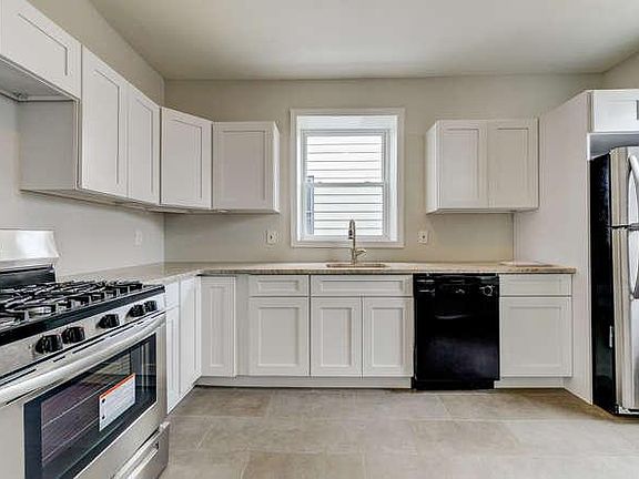 3rd image of 260 Ogden St Floor 2
