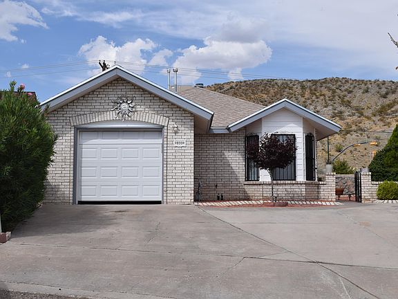 3rd image of 899 Melville Ln
