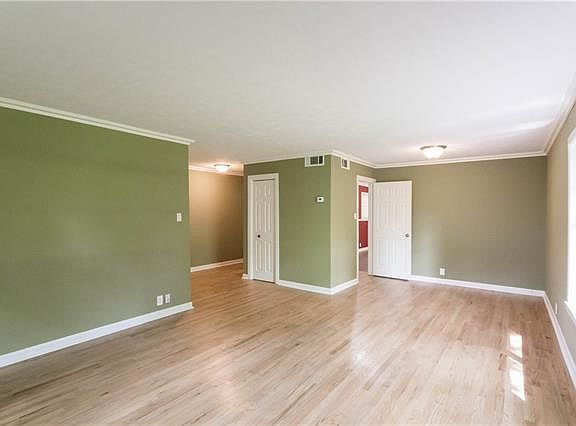 5th image of 1911 Fairfax Dr