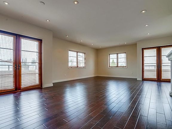 5th image of 301-10707 Missouri Ave #301