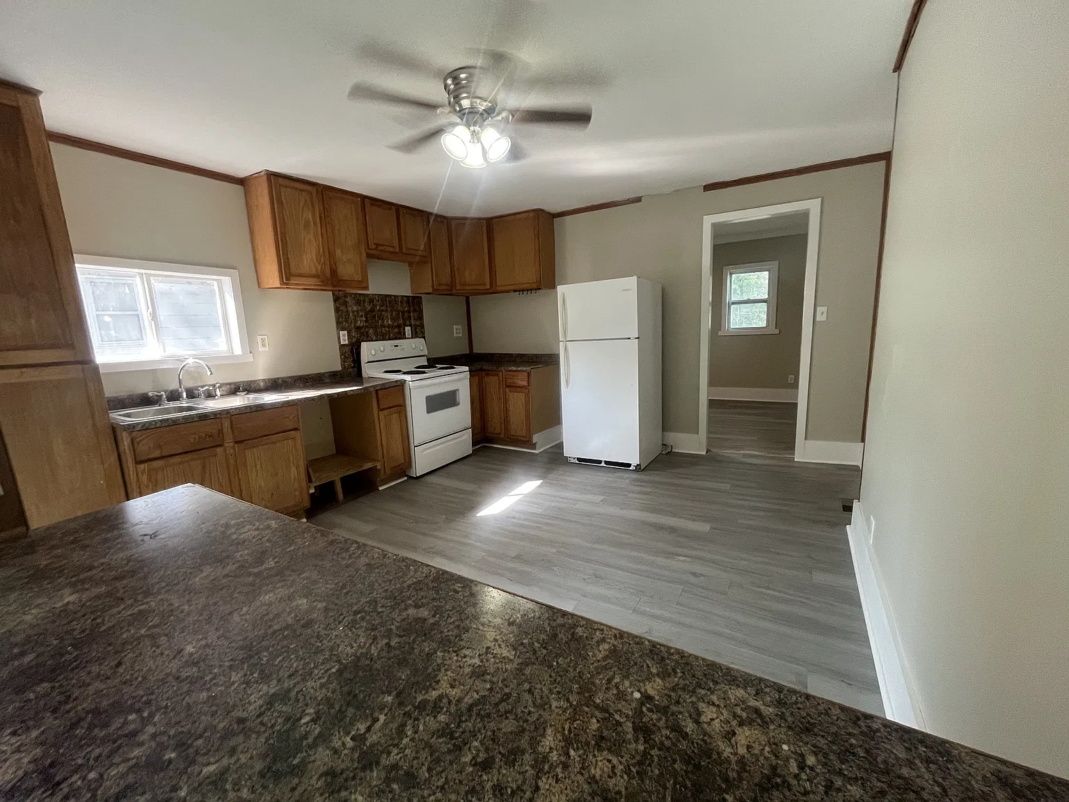 915 Doolin - 1 — Photo 4