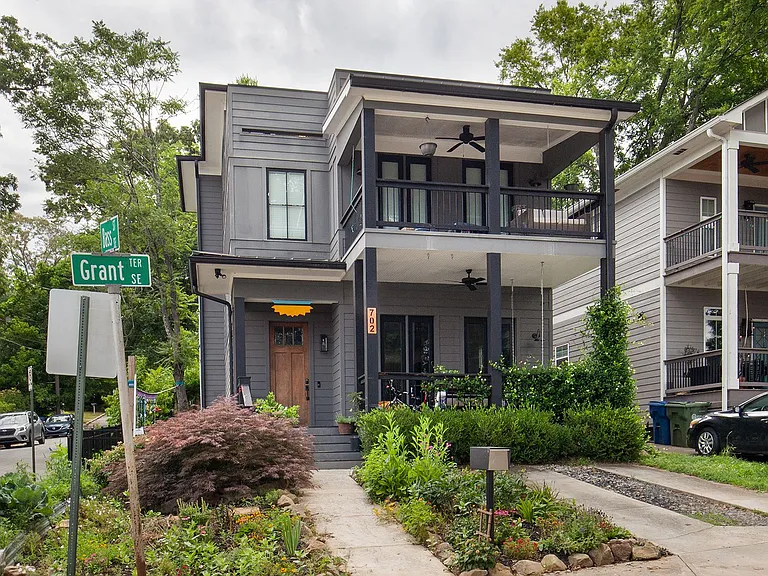 702 Grant Ter SE — Photo 4