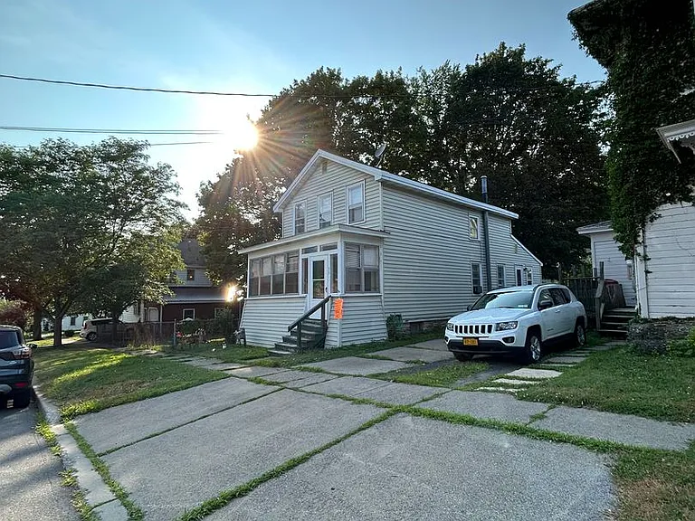 35 Lawrence St — Photo 11