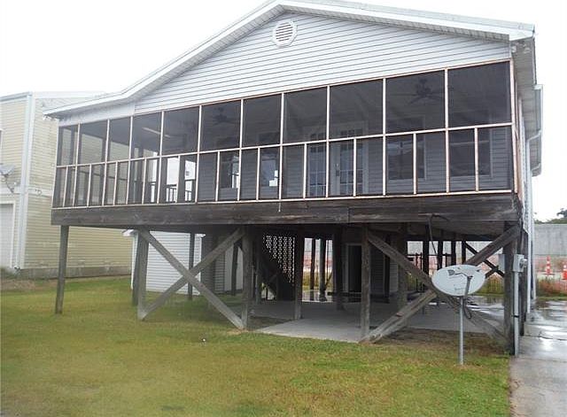 1st image of 121 Pecan Ln