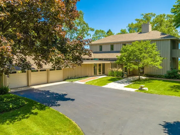 10804 North Lake View ROAD, Mequon, WI 53092