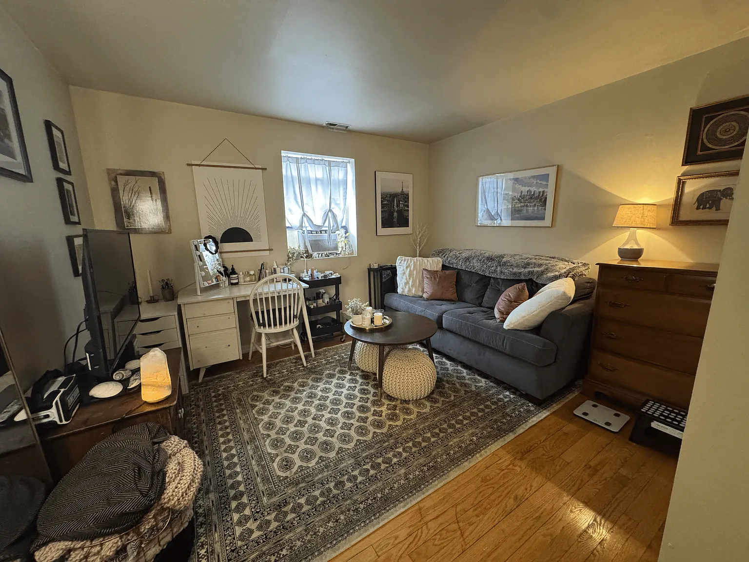 1 bed, 800 sqft, $1,200 — Photo 1