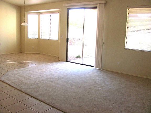 Great room toward breakfast nook