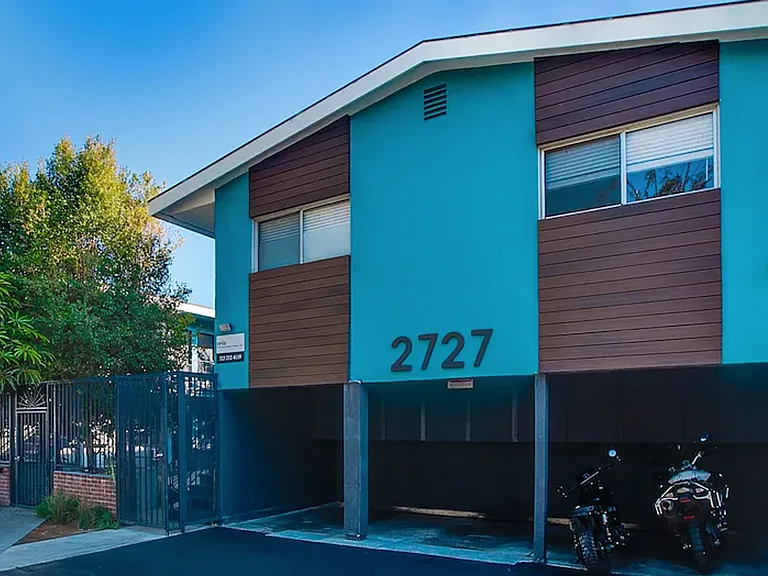 2727 Abbot Kinney Apartments, Venice CA — Photo 26