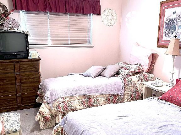 5th image of 312 Anderson St