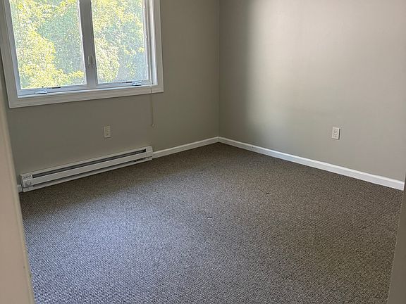 3rd image of 595 Bay Rd APT 200