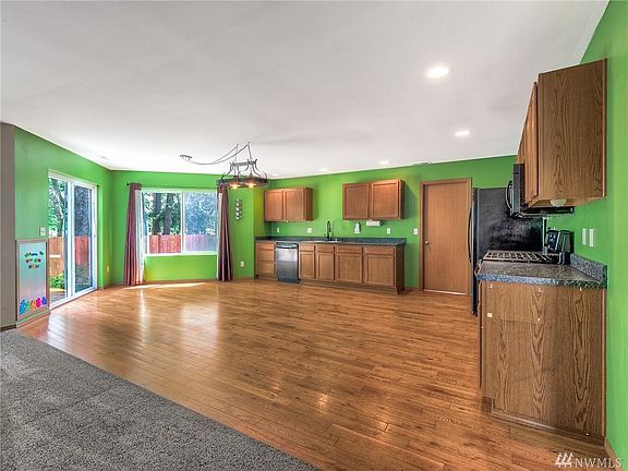 3rd image of 17701 17th Ave E