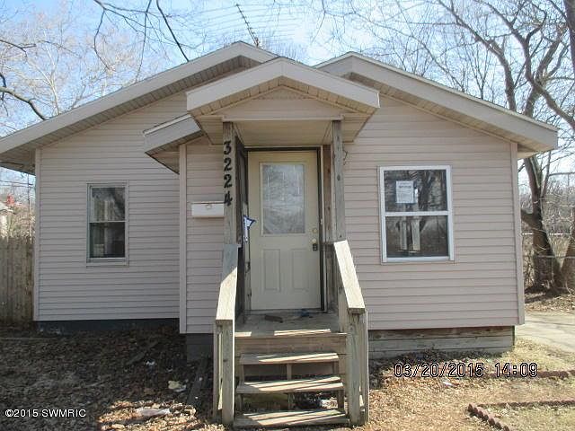 1st image of 3224 Paris Ave NE