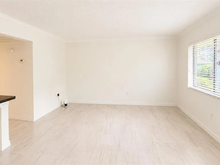 120 Blue Point Way #170 — Photo 4
